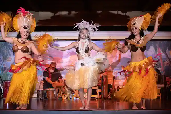 bailarinas wantilan luau Roal Pacific Universal Orlando