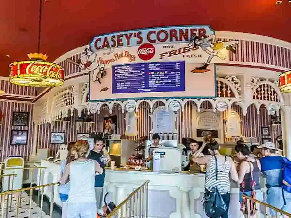 caseys corner restaurante magic kingdom orlando
